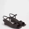 Sandalias de cuña de cuero vegano