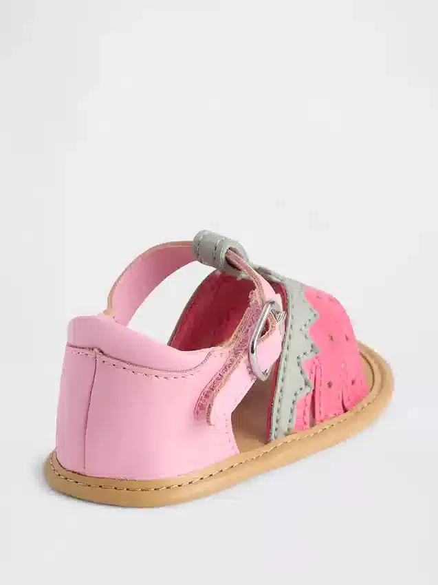 Sandalias de fresa para bebé