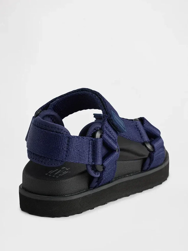 Sandalias deportivas para niños pequeños