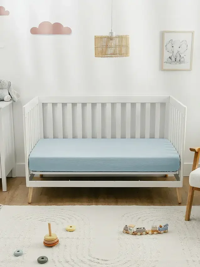 Sábana ajustable de muselina para cuna de Comfy Cubs