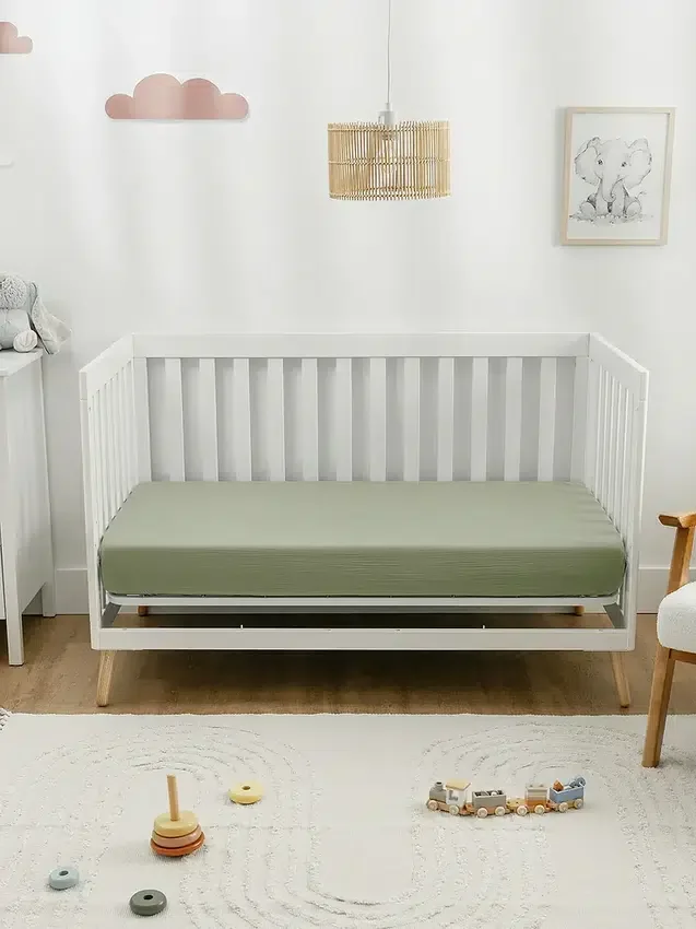 Sábana ajustable de muselina para cuna de Comfy Cubs