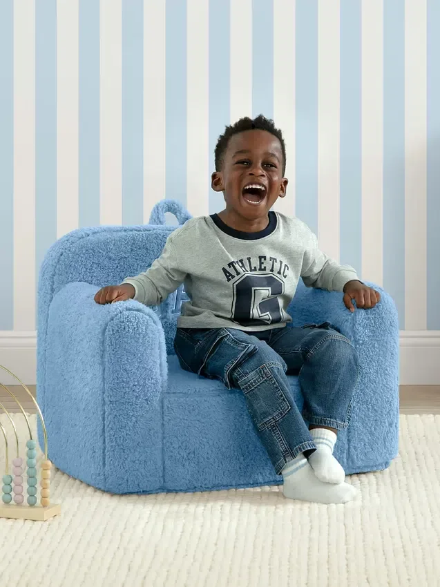 Sillita de espuma con logotipo de babyGap Sherpa