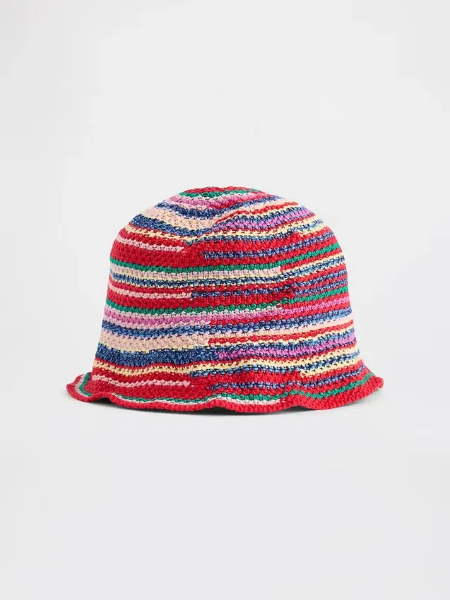 Sombrero tipo cubo de punto a rayas