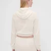 Sudadera con capucha corta de tejido tipo waffle CashSoft de GAP × Summer Fridays