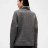 Suéter GapFit de punto jacquard acolchado con cuello de embudo