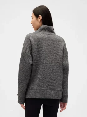 Suéter GapFit de punto jacquard acolchado con cuello de embudo