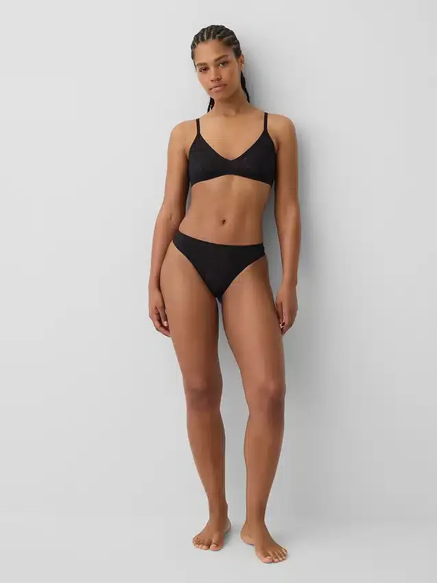 Tanga de encaje
