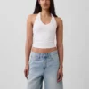 Top corto de cuello halter de tejido tupido