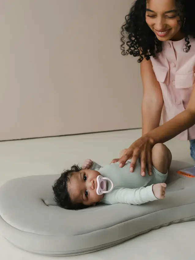 Tumbona para bebés Snuggle Me Curve