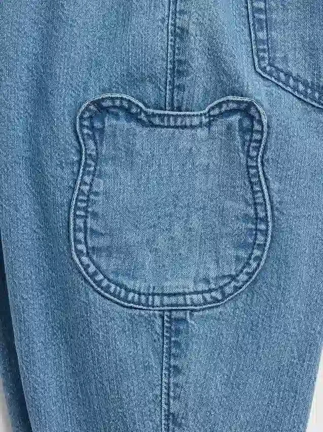 Vaqueros de mezclilla tipo barril con bolsillos y diseño de oso Brannan para bebés y niños pequeños