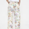 Vaqueros de talle alto con corte recto y estampado floral