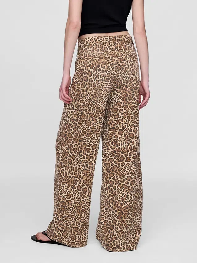 Vaqueros holgados de leopardo ultrasuaves de talle medio