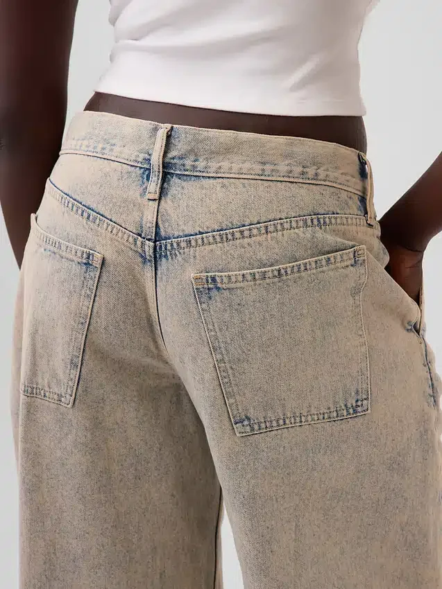 Vaqueros holgados de talle bajo GAP × Hfr, de la colección de Nicole Benefield