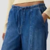 Vaqueros holgados de talle medio, ultrasuaves y con costuras discretas