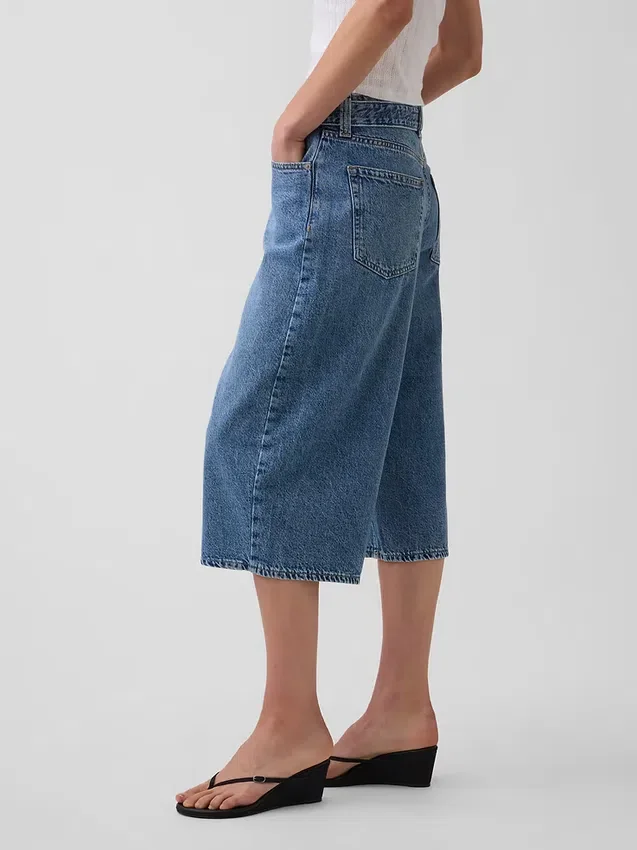 Vaqueros tipo culotte de talle alto con cinturón