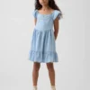 Vestido de mezclilla con mangas ondeantes y escote de corazón