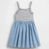 Vestido delantal de materiales mixtos para bebés y niños