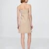 Vestido fruncido con botones en el frente