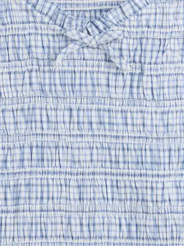 Vestido infantil con estampado fruncido