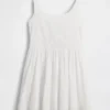 Vestido infantil con ojales