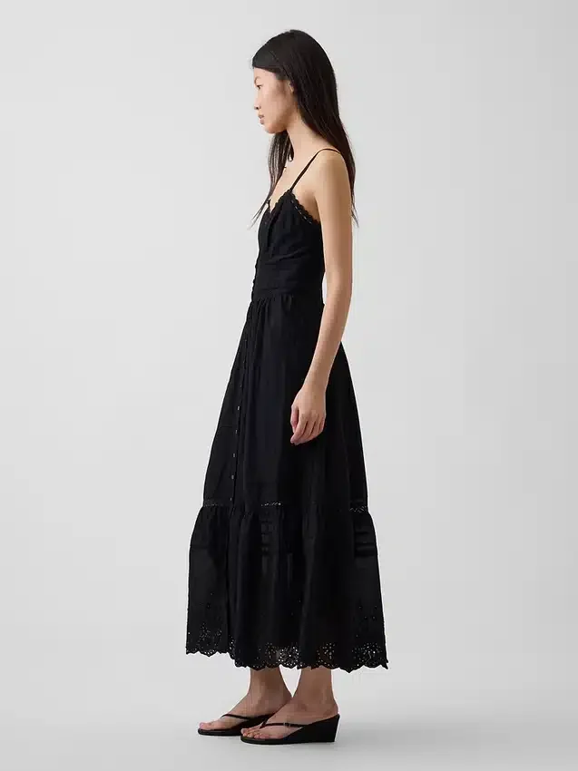 Vestido largo con botones en el frente y ribete de encaje