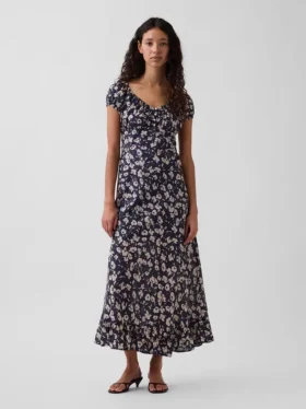 Vestido largo con cuello en V y dobladillo con volantes