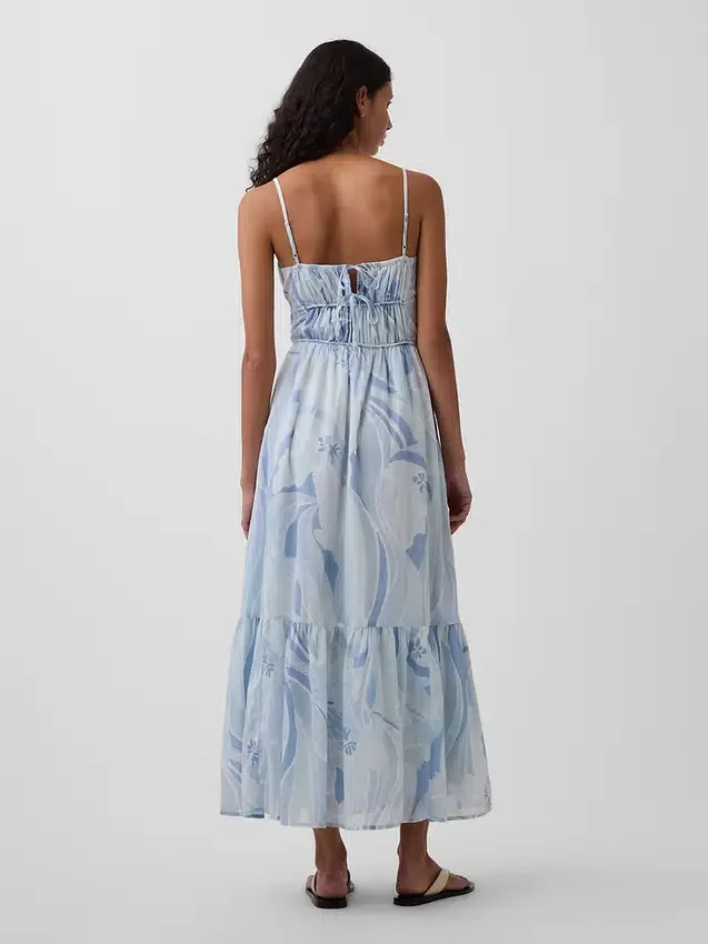 Vestido largo con volantes y lazo en la espalda