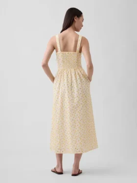 Vestido largo de cintura baja con costuras caladas