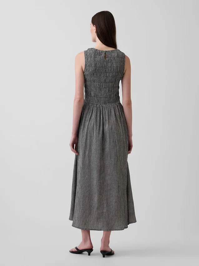 Vestido largo de cintura baja con fruncidos y estampado de cuadros vichy