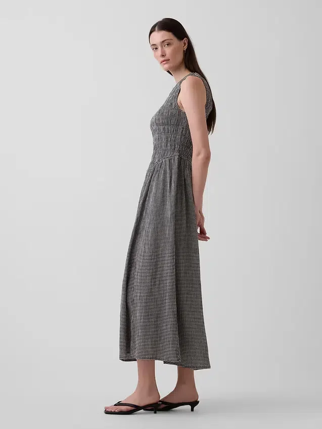 Vestido largo de cintura baja con fruncidos y estampado de cuadros vichy