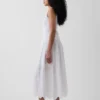 Vestido largo de cintura baja con ojales