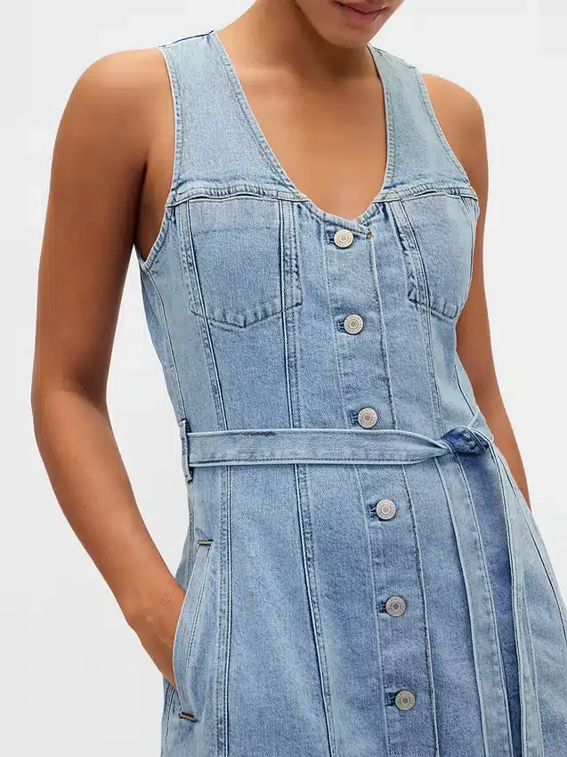 Vestido largo de mezclilla con cinturón para atar y botones en el frente