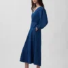 Vestido midi de mezclilla con cintura de piezas