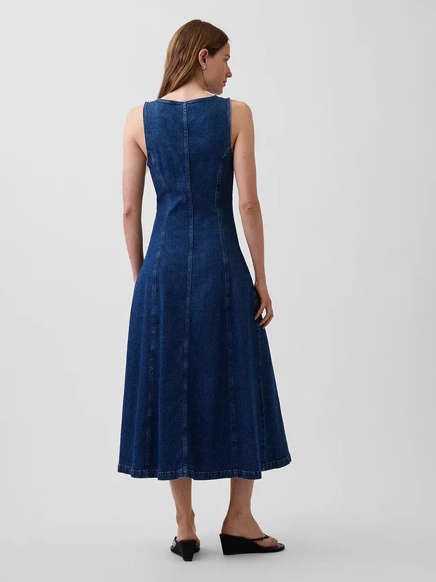 Vestido midi de mezclilla con costuras y cremallera frontal