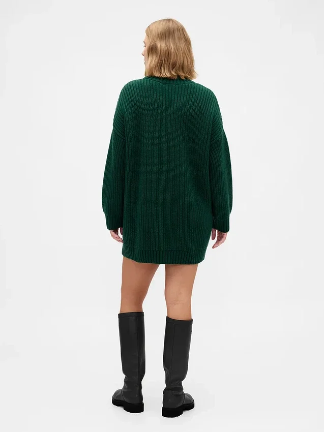 Vestido mini de jerséu oversize con cuello de tortuga