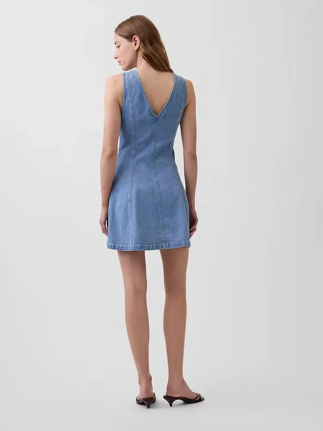 Vestido mini de mezclilla con costuras y cremallera frontal