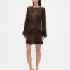 Vestido mini recto con cuello de barco