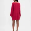 Vestido mini recto con cuello de barco