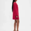 Vestido mini recto con cuello de barco