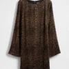 Vestido mini recto con cuello de barco