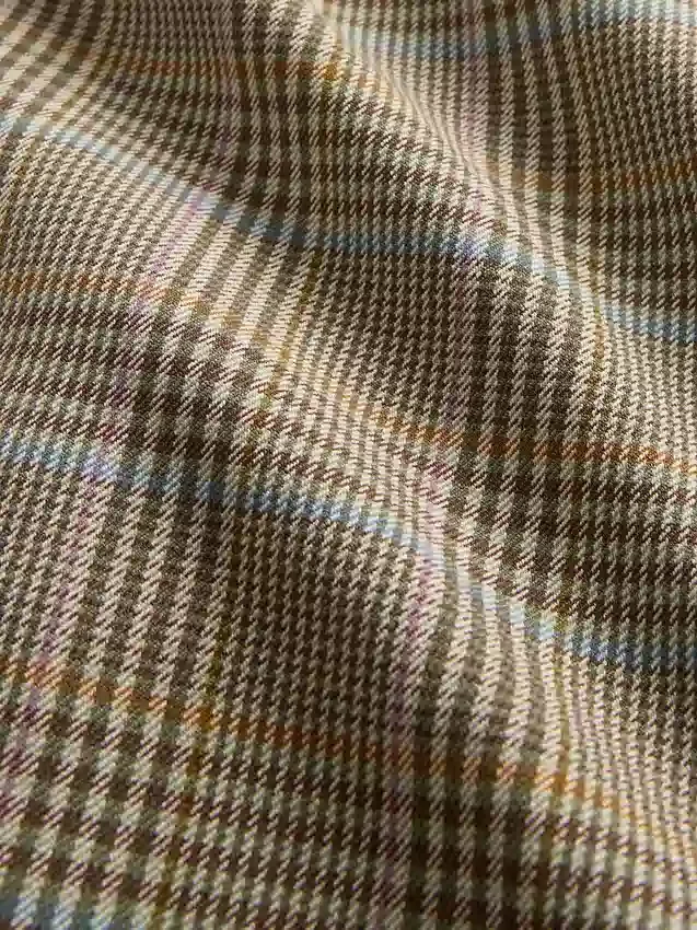 Vestido mini recto de cuello alto
