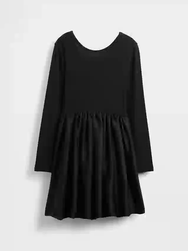 Vestido moderno de materiales mixtos para niñas