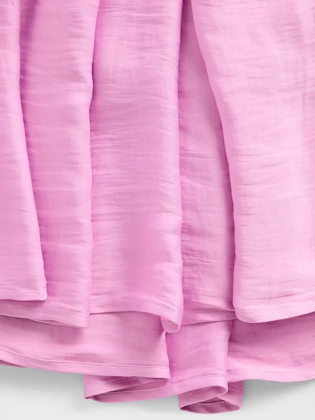 Vestido moderno de materiales mixtos para niñas
